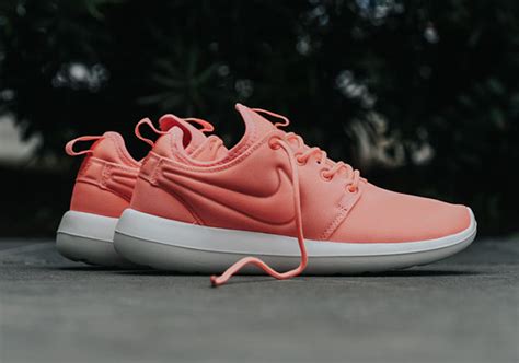 nike roshe run damen weiß pink|Women's Nike Roshe 2 'Atomic Pink'.